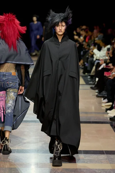 Look 5